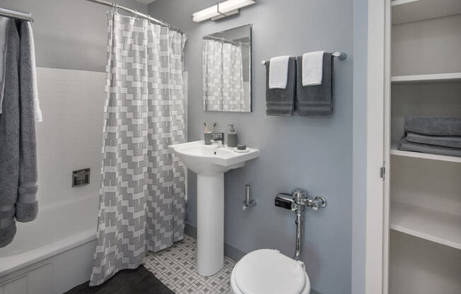 Twin Towers Apartments in Hyde Park, Chicago