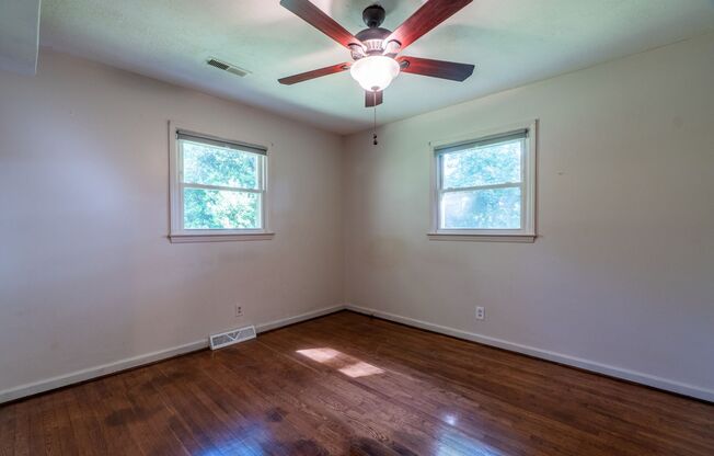 3 beds, 1 bath, $1,325