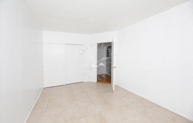 2 beds, 1 bath, $3,000, Unit 3