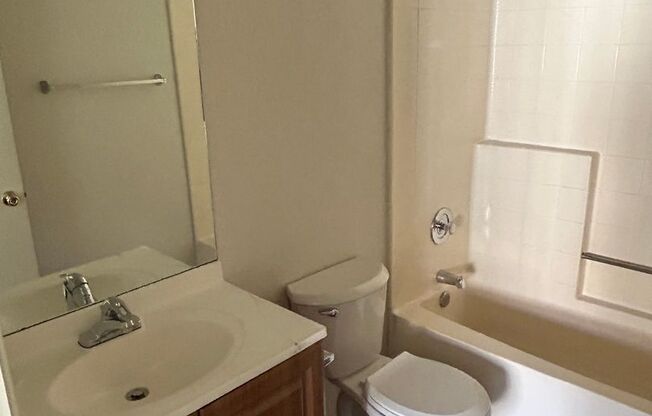 1 bed, 1 bath, 660 sqft, $1,800, Unit 76