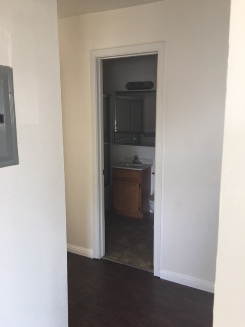 1 bed, 1 bath, 450 sqft, $1,900, Unit 8