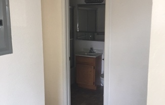 1 bed, 1 bath, 450 sqft, $1,900, Unit 8