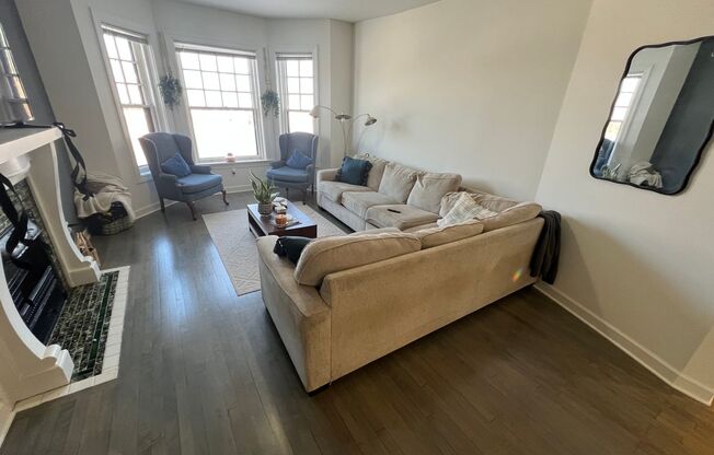 2813 E. Belleview Pl.
