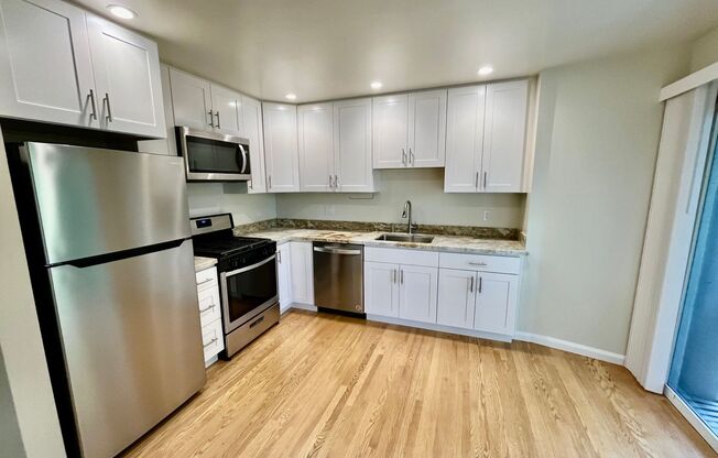 2 beds, 1 bath, $3,400