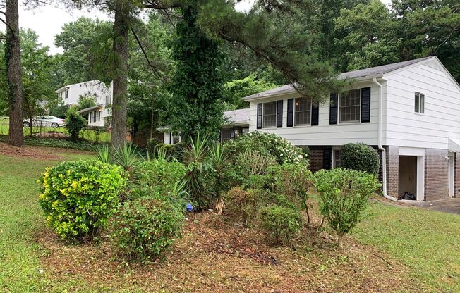 Tons of space and room to entertain!! Open House Available 11/08/25 @ 1:30pm until 2:00Pm