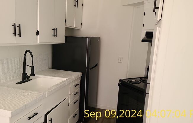 1 bed, 1 bath, $850