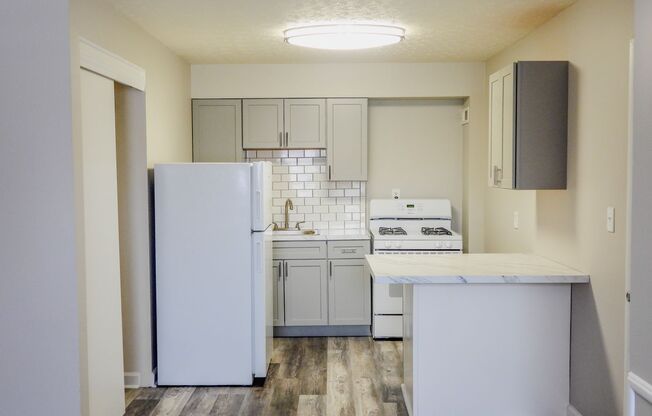 2 beds, 1 bath, 665 sqft, $1,040, Unit 1738F