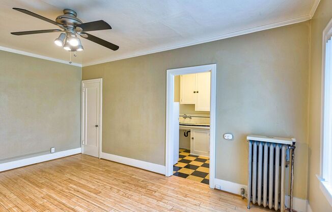 Studio, 1 bath, 600 sqft, $1,050, Unit 211