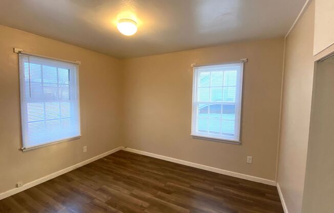 2 Bedroom, 1 Bath Home w/Garage Now Available for Rent!