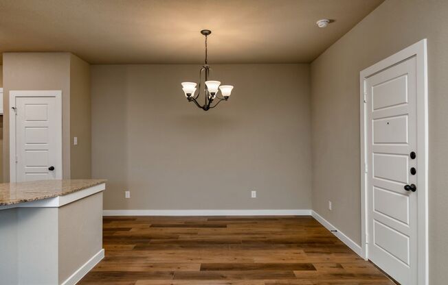 GORGEOUS 3 BEDROOM DUPLEX LOCATED IN MIDLOTHIAN ISD!