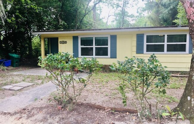 Great 3/2 home convenient to UF Campus