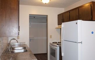 1 bed, 1 bath, 630 sqft, $925, Unit 107