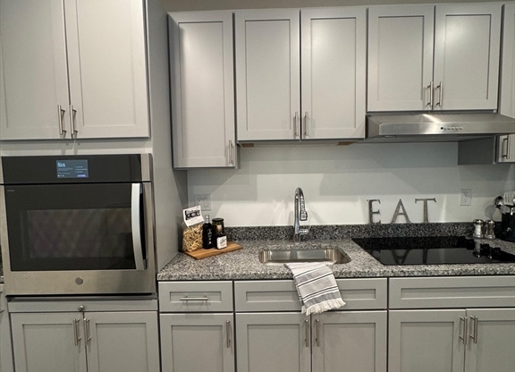 Studio, 1 bath, $1,575, Unit 727