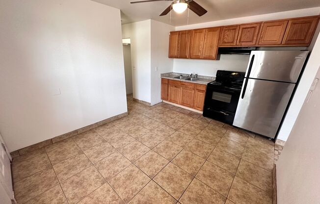 1002 Edith Blvd. SE