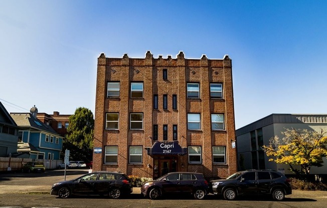 424 - Capri Apartments