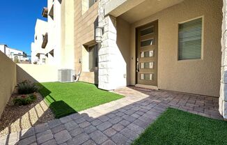 3 beds, 2.5 baths, $2,595, Unit # 1070