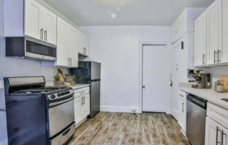 3 beds, 2 baths, $3,700, Unit 5E