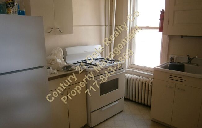 2 beds, 1 bath, $995