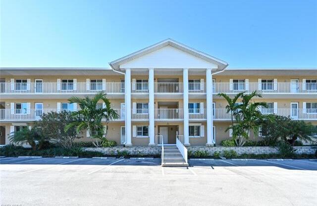 3021 Sand Piper Bay Circle #102 E