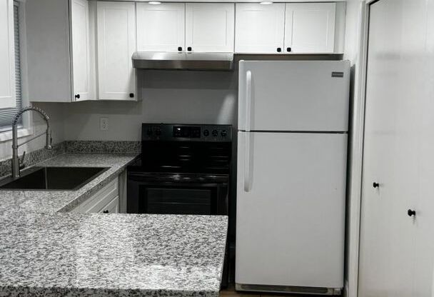 2 beds, 1 bath, 1,000 sqft, $1,200, Unit 4