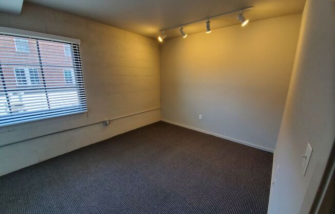 3 beds, 3 baths, 1,122 sqft, $1,890, Unit 304