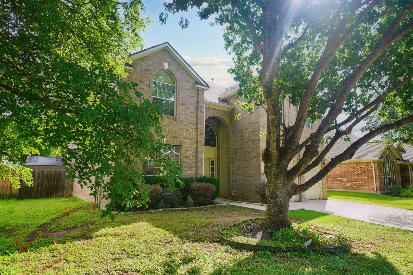 Gorgeous 5 Bedroom Home in Gated Subdivision - Schertz