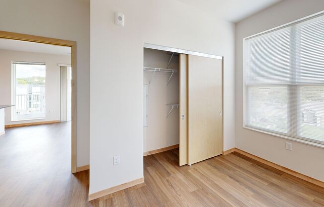 1 bed, 1 bath, 695 sqft, $1,590, Unit #324