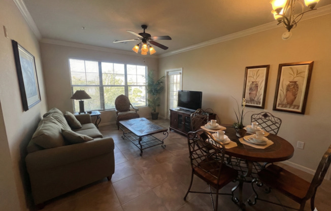 Spacious 3 bedroom Condo with Resort-Style Living!