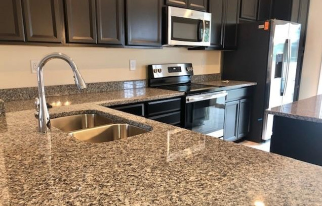 Beautiful Townhome in the steel creek area!
