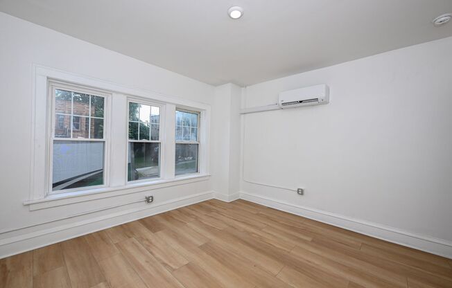 1 bed, 1 bath, 600 sqft, $899, Unit Unit 202