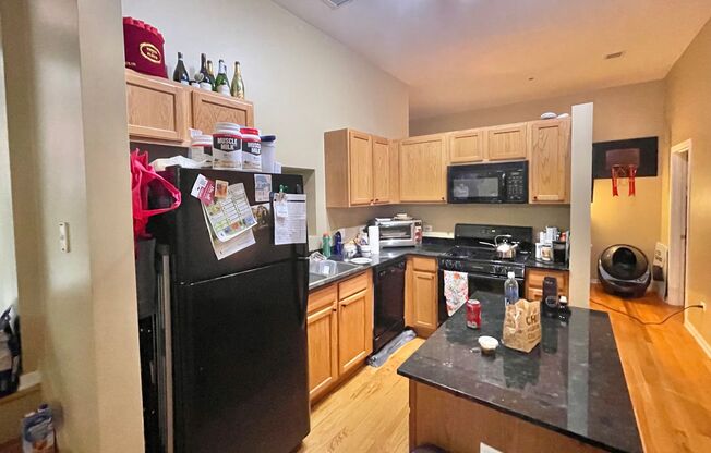 Beautiful 2BD/2BTH CONDO IN THE LOOP!