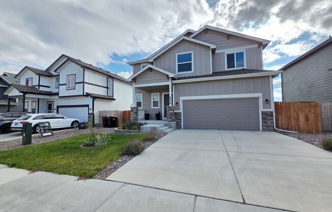 Gorgeous 4 Bed 3 bath Home In Lorson Ranch!!