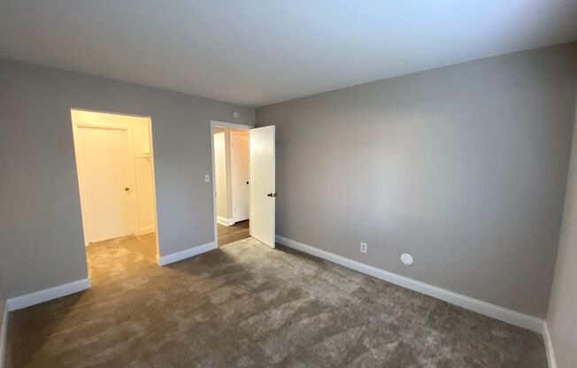 2 beds, 1 bath, 807 sqft, $750, Unit Unit 2-112