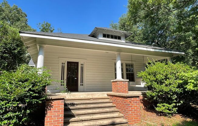 4BR Home off Jefferson Rd