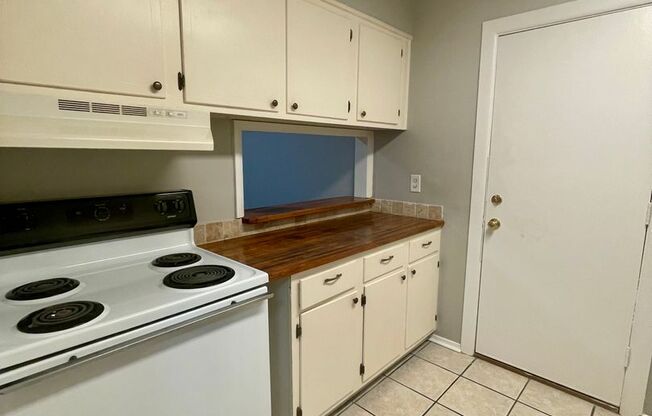 2 beds, 1 bath, $1,150, Unit UNIT 206