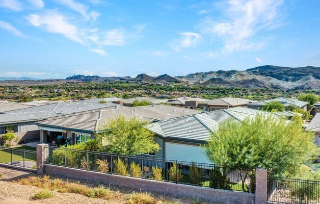 Wonderful Single Story 2 Bed 2 Bath Home RIGHT ON THE GOLF COURSE!! Located in  beautiful “Lake Las Vegas”