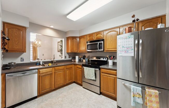 2 beds, 2 baths, $2,600