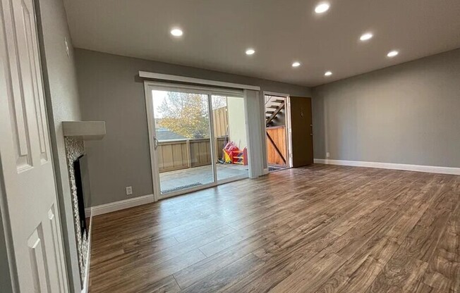410 AUBURN WAY