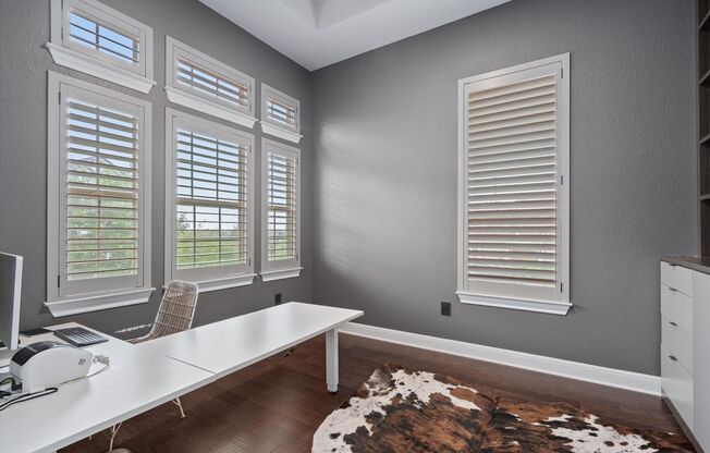 Stunning 4-Bedroom Home in Northwest Austin Gated Community