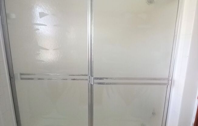 2 beds, 1 bath, 903 sqft, $1,240, Unit M-5