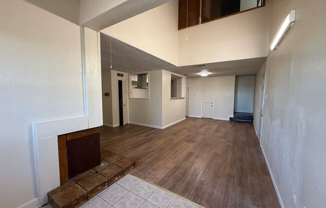Spacious 2 story Unit near Richland College!