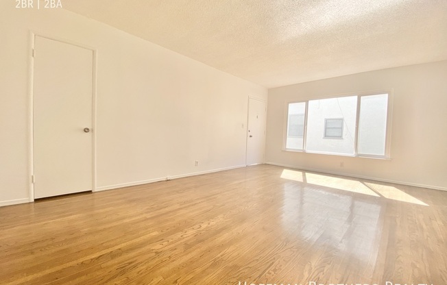 1162 N ORANGE GRV