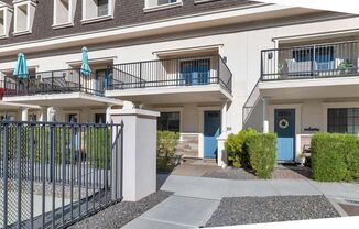 3 beds, 3.5 baths, $3,295, Unit # 26