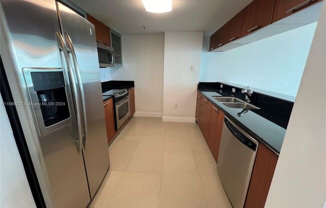 2 beds, 2 baths, 1,154 sqft, $4,800, Unit 1800 N Bayshore Dr # 24-09 (A11699210)