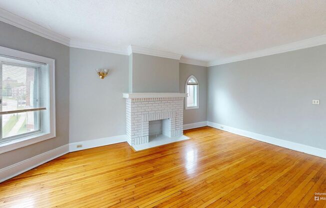3 beds, 1 bath, 1,260 sqft, $1,275