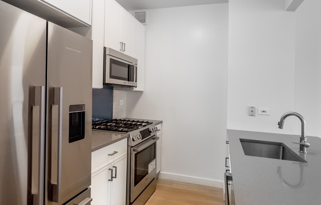2 beds, 2 baths, $8,900, Unit 6L