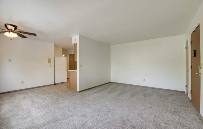 Northeast Villas Apartments in Fridley, MN Living Room