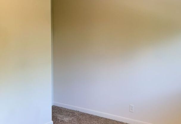 2 beds, 1.5 baths, 1,065 sqft, $1,275, Unit O03 Annex