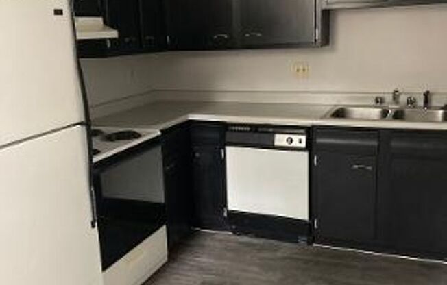 1 bed, 1 bath, 550 sqft, $999, Unit 01