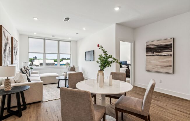 1 bed, 1 bath, 800 sqft, $1,580, Unit 504